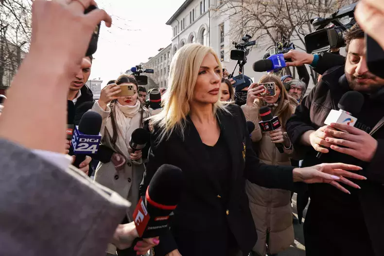 whatsapp-image-2025-02-14-at-15-12-39