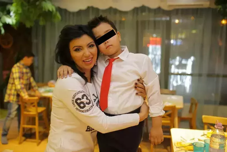 adriana-bahmuteanu-si-fiul-cel-mic-eduard-prigoana-2