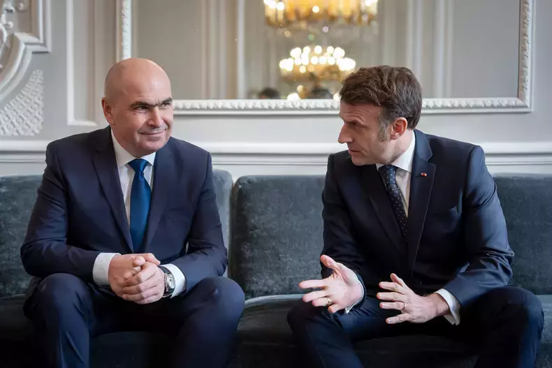 bolojan-si-macron-1