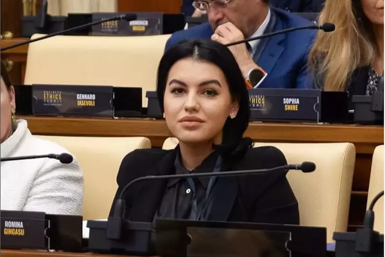 romina-gingasu-2