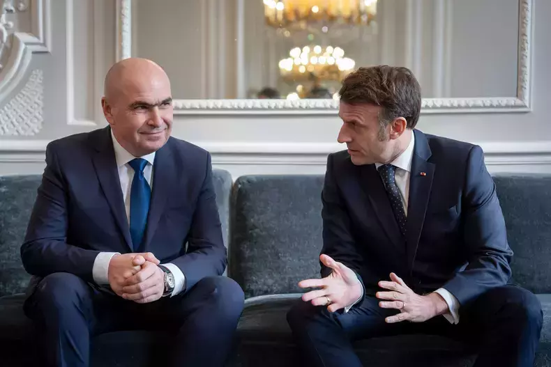 bolojan-si-macron-1