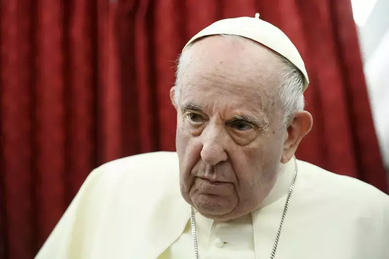 papa-francisc-sicriu4