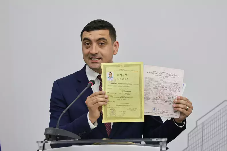 diplome-si-certificate-ale-lui-george-simion-foto-vlad-chirea
