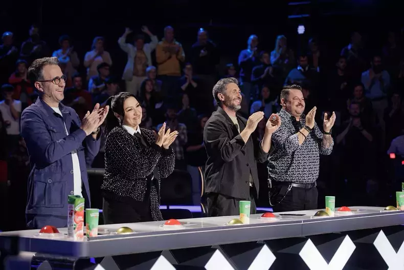 juriu-romanii-au-talent-andi-moisescu-andra-dragos-bucur-mihai-bobonete-3