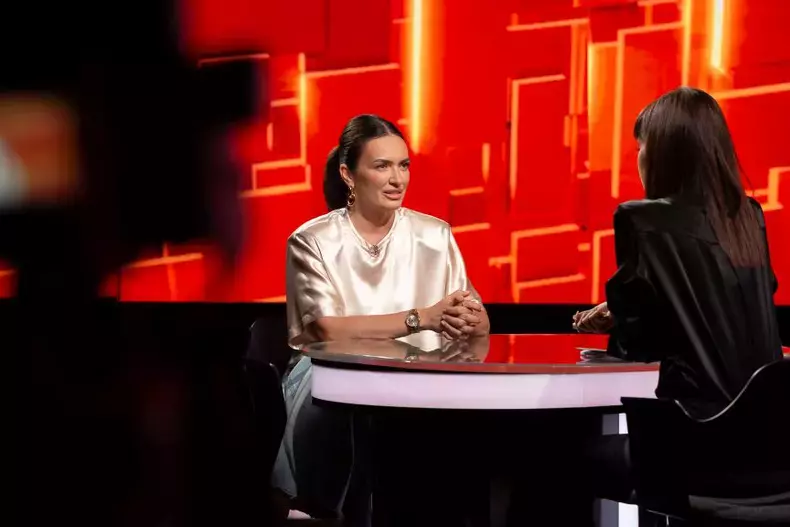 mariamarinescu-invitata-la-40-de-intrebari-cu-denise-rifai