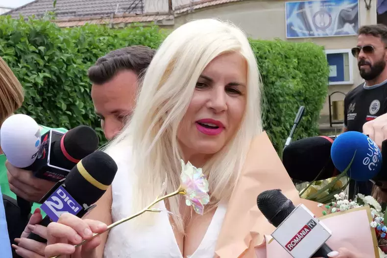 elena-udrea-la-iesirea-din-inchisoare4