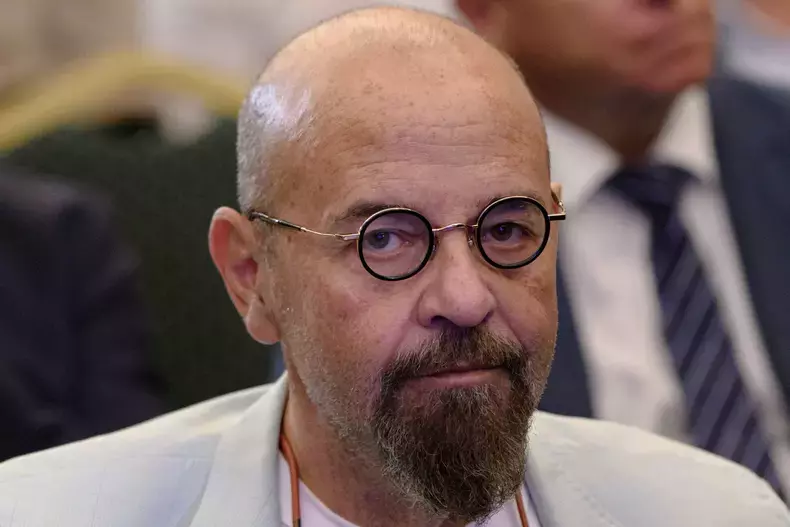 hepta_7289213-1-scaled