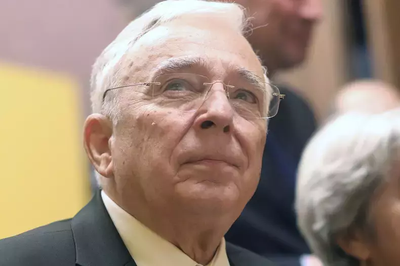 hepta_7652367-scaled