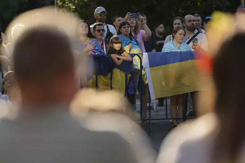 video-printesa-briana-caragea-a-primit-medalia-inima-de-aur-din-partea-lui-zelenski-pentru-ajutorul-acordat-refugiatilor-ucraineni-5