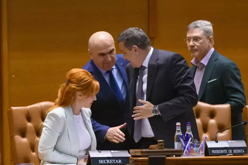 hepta_8479182-scaled