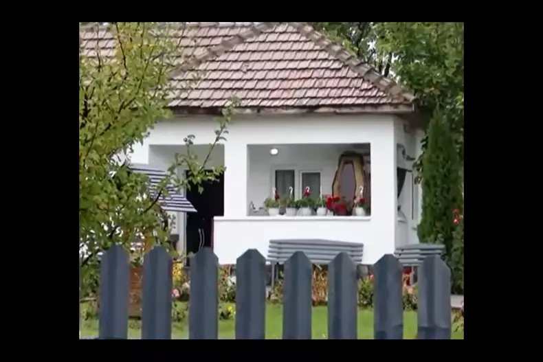 https___www.cancan.ro_wp-content_uploads_2025_10_elena-4