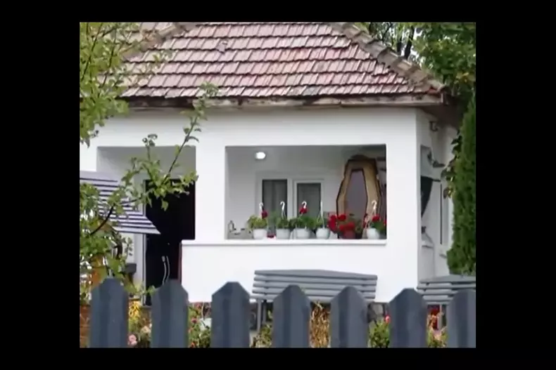 https___www.cancan.ro_wp-content_uploads_2025_10_elena-5