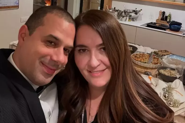 amalia-nastase-si-razvan-vasilescu-aniverseaza-noua-ani-de-casnicie.-cum-a-inceput-povestea-lor-de-dragoste-si-ce-diferenta-de-varsta-este-intre-ei