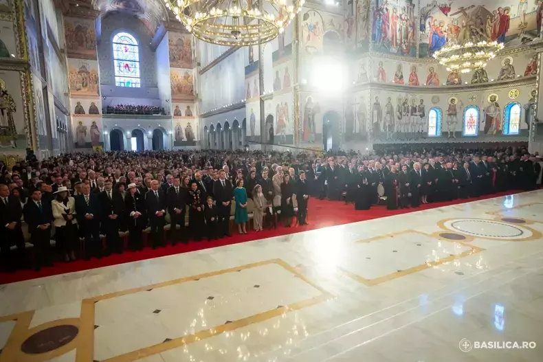 cum-arata-catedrala-mantuirii-neamului-catedrala-nationala-in-interior-imagini-biserica-ortodoxa-pentru-ca-presa-a-fost-interzisa-12