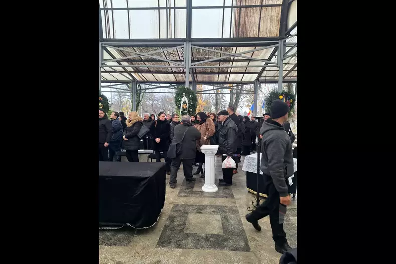 flavia grosan inmormantare3