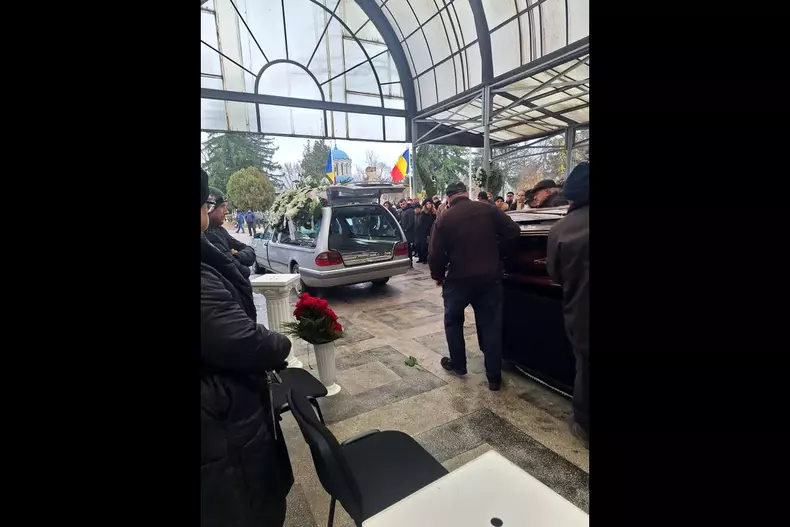 flavia grosan inmormantare4