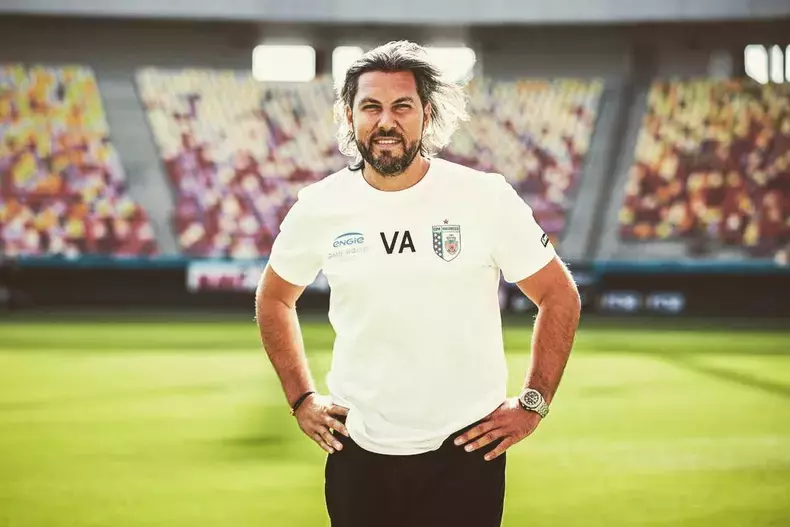 Adi Vasile noul prezentator Survivor8