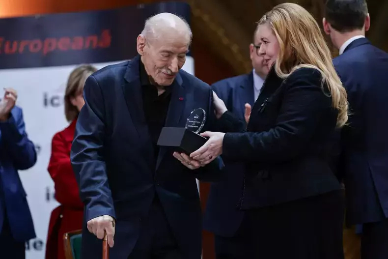 victor-rebengiuc-ateneul-roman-14