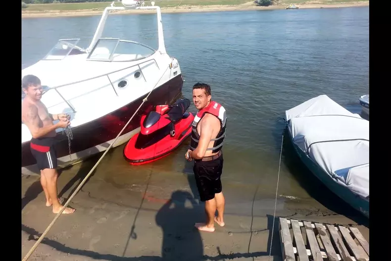 https___www.cancan.ro_wp-content_uploads_2018_05_cristian-constantin-3-iaht