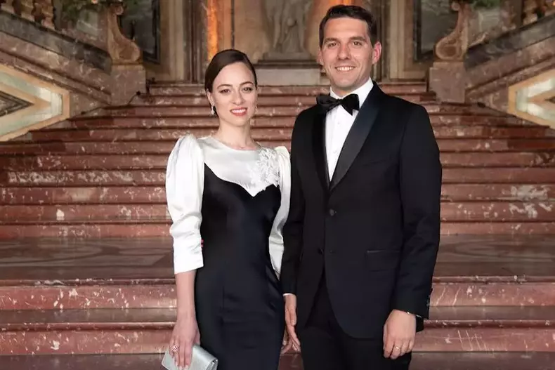 Principele-Nicolae-si-sotia-lui-Alina-Binder-vor-deveni-parinti-pentru-a-doua-oara-3