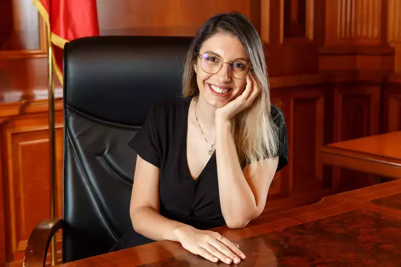 cine-este-diana-buzoianu-ministrul-mediului-