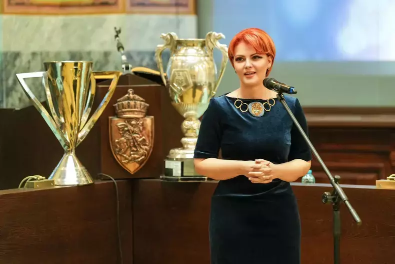 lia-olguta-vasilescu-7