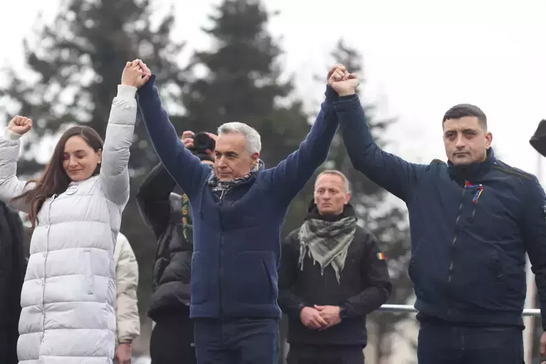 george-simion-anamaria-gavrila-si-calin-georgescu5