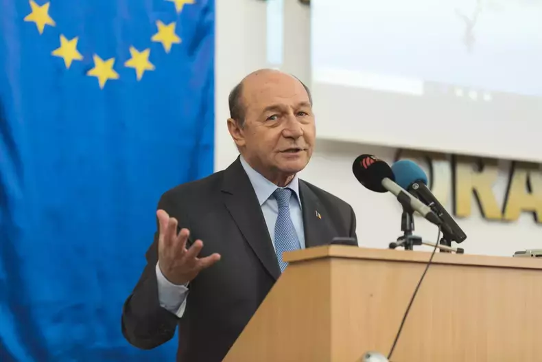 traian-basescu4
