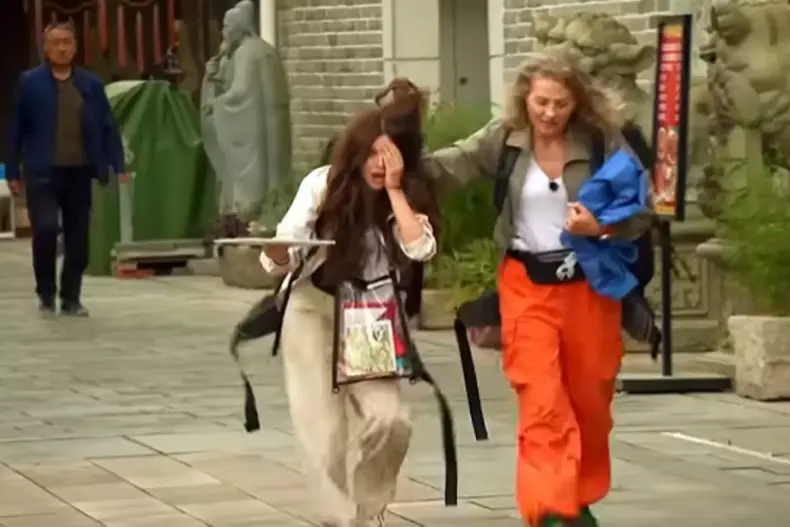 valerie-lungu-si-mirela-vaida-la-asia-express
