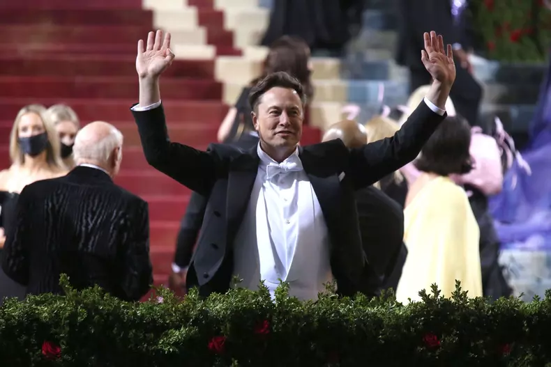 Câți copii are Elon Musk de fapt. Fondatorul Tesla Elon a avut gemeni anul trecut cu directoarea uneia dintre companiile sale