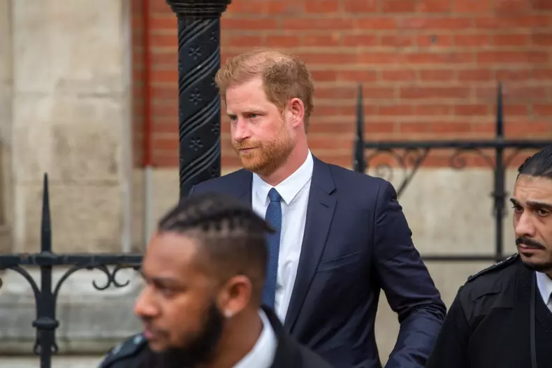 Motivul pentru care prințul Harry a revenit în Marea Britanie. De ce este ducele de Sussex acuzat de ipocrizie