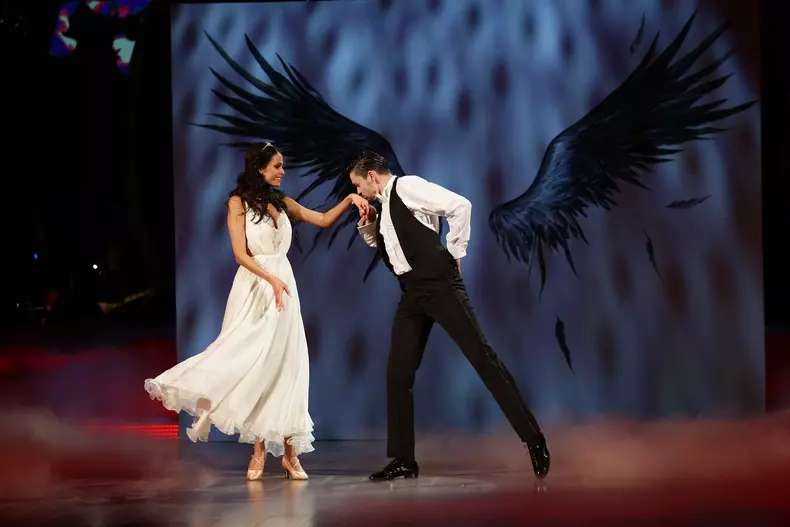 Ce echipă a părăsit cea de-a 8-a ediţie a concursului „Uite cine dansează!”. Momentele-cheie ale serii (2)