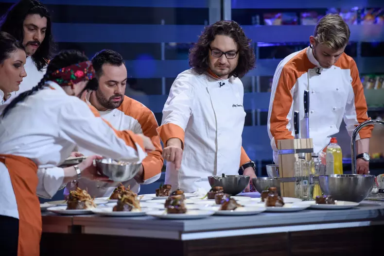 Chefi la cuțite (1)