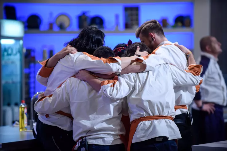 Chefi la cuțite (10)