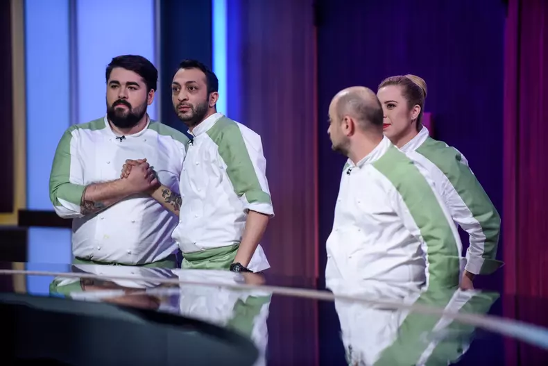 Chefi la cuțite (13)