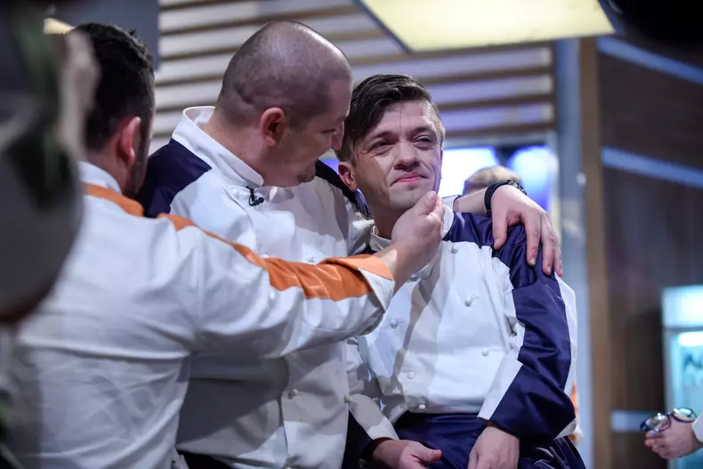 Chefi la cuțite (18)