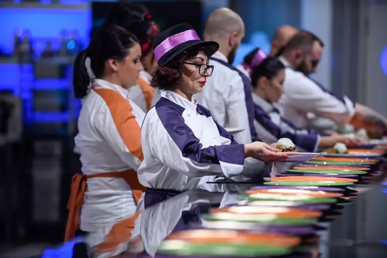 Chefi la cuțite (4)