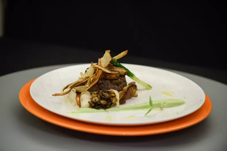 Chefi la cuțite (6)