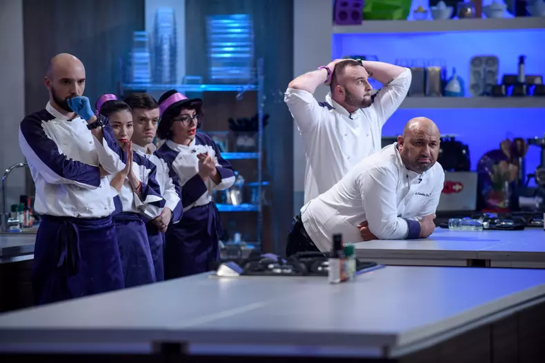 Chefi la cuțite (7)