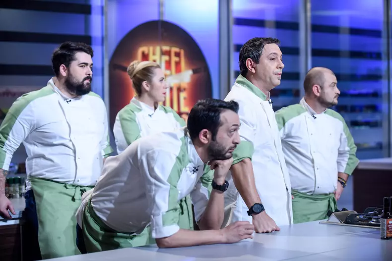 Chefi la cuțite (8)