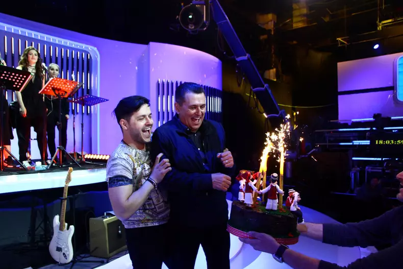 Liviu Vârciu îl serbează pe Nea Mărin, miercuri seară, la „Zaza Sing” (3)
