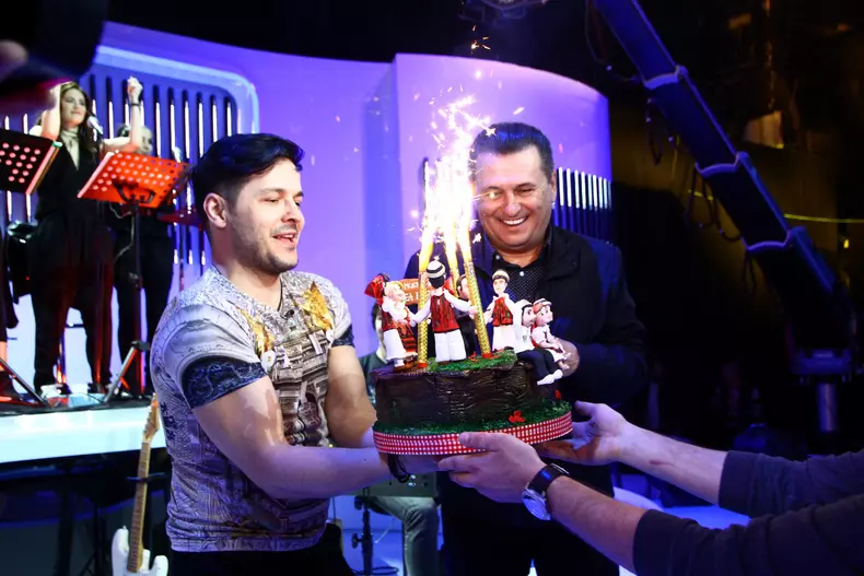 Liviu Vârciu îl serbează pe Nea Mărin, miercuri seară, la „Zaza Sing” (6)