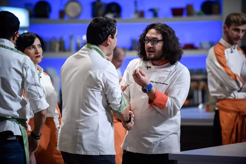 Sunt ultimele confruntări de la „Chefi la cuțite” Chef Dumitrescu dă afară doi concurenți (5)