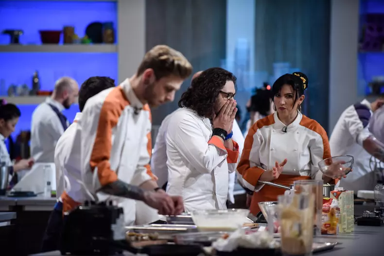 Sunt ultimele confruntări de la „Chefi la cuțite” Chef Dumitrescu dă afară doi concurenți (6)