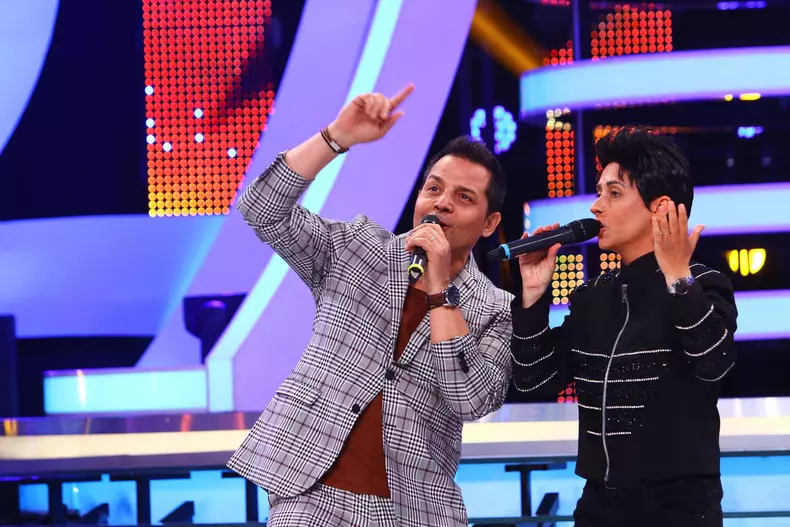 Bianca Sârbu cântă alături de Jean de la Craiova, sâmbătă, la „Te cunosc de undeva!” (2)