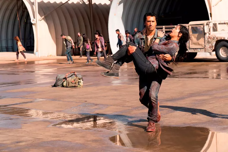 Serialul „Fear the Walking Dead” revine în grila AMC. Sezonul 3 începe în iunie (4)