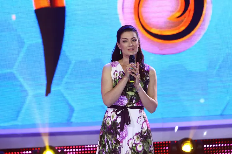 Giulia Anghelescu, George Papagheorghe și Raluka sunt invitații lui Liviu Vârciu, diseară, la „Zaza Sing” (9)