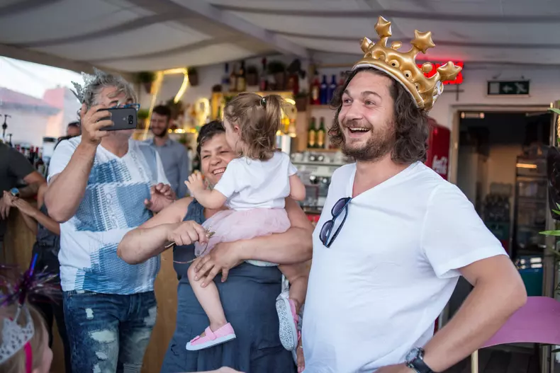 FOTO. Chef Florin Dumitrescu a avut parte de o petrecere surpriză de ziua lui (1)