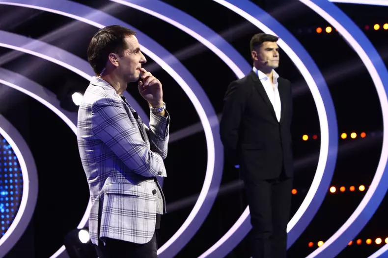 Doi buni prieteni au pierdut toți cei 100.000 de lei puși în joc, aseară, la “Guess My Age – Ghicește vârsta” (8)