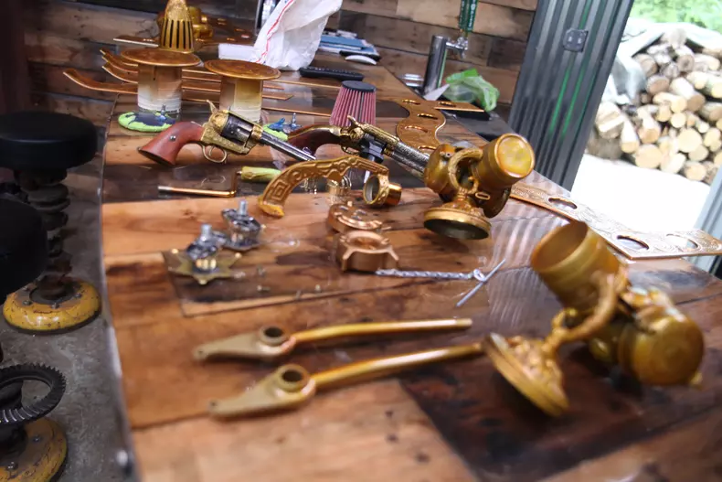 Mecanicii de la Hauk Designs (1)